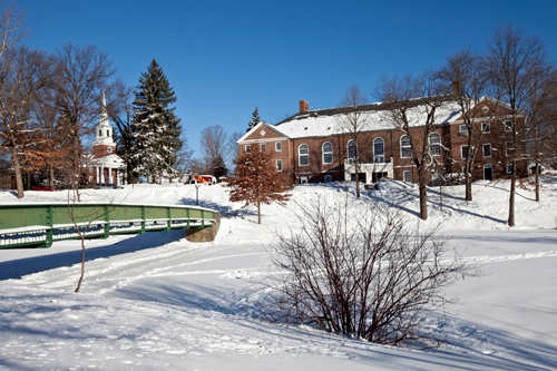 Student tour guides have the opportunity to meet new people, help the Williston community, and share their knowledge of the school with potential new students. 