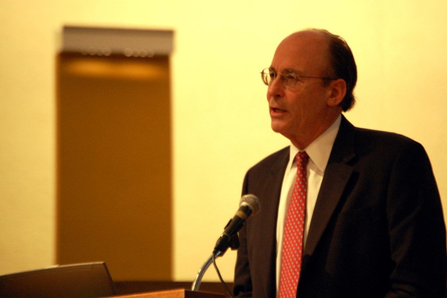 Tracy Kidder in 2009, speaking at the College of Wooster.