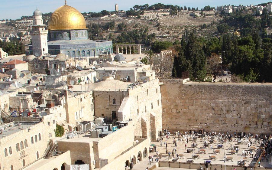 The Western Wall, a sacred Jewish site, right and the Dome of the Rock, one of the most sacred Muslim sites, left
Picture by Golasso, courtesy of Wikimedia
