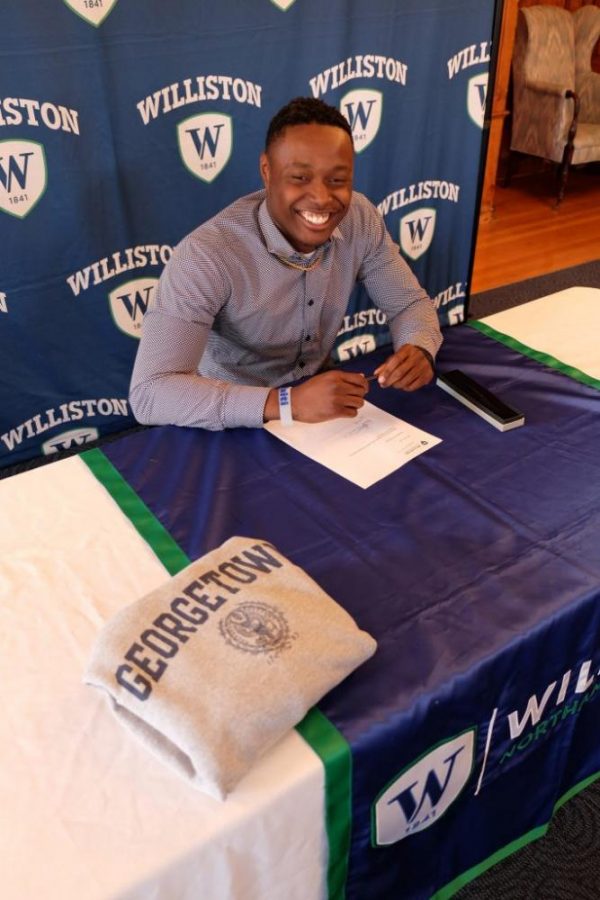 Michael Dereus ’15 at Williston as he signed to play football for Georgetown