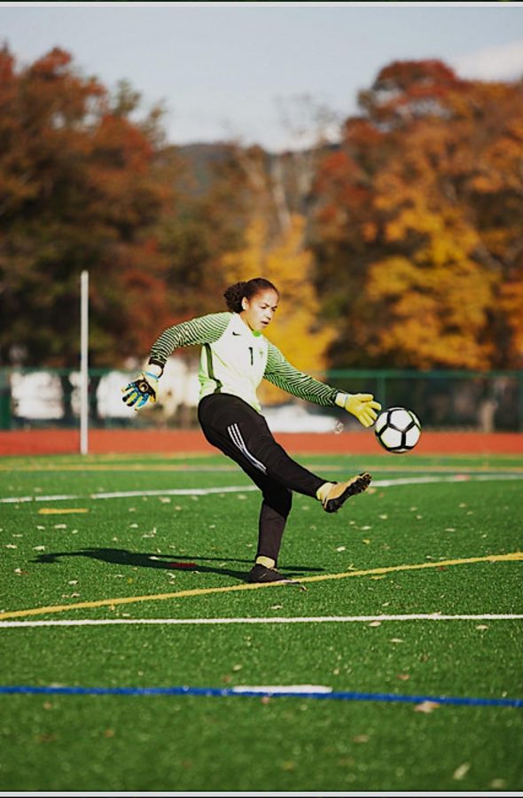 Selena Negron '22 in goal vs. Kent
