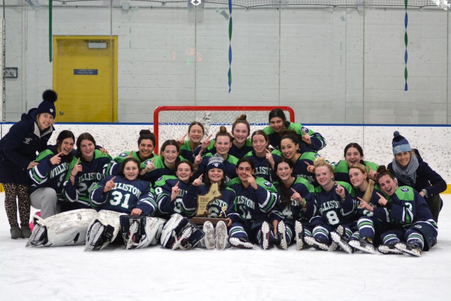 Girls Varsity Hockey Wins NEPSAC Title